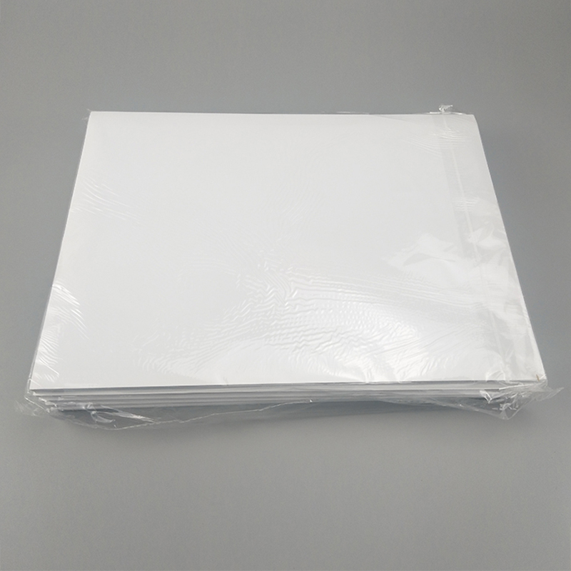 DCR pad พื้นหลังสีขาว