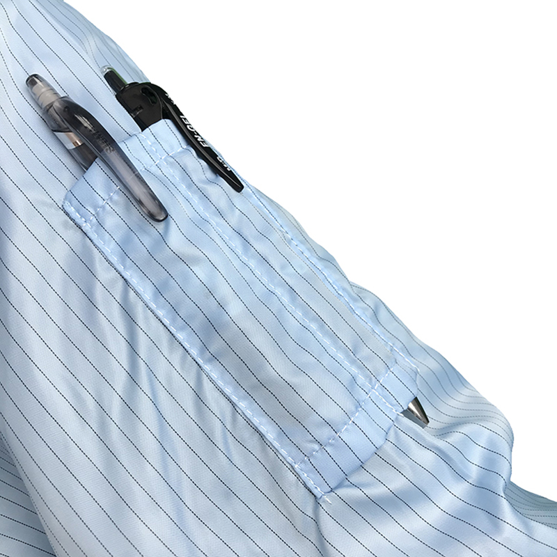 ชุดจั๊มสูทที่ยืนอยู่คงที่